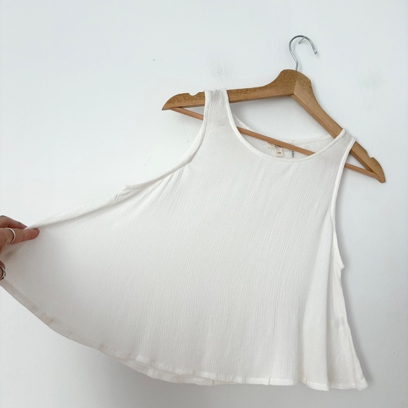 Elan semi sheer flowy tank top - Picture 3 of 6